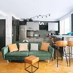 Cosy 1Bd Apart With Balcony For 4